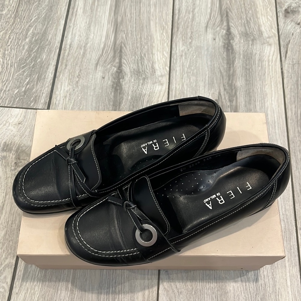 🌻2/15 Leather loafer
